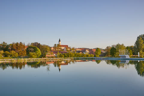 Gemeinde Mitterskirchen Landkreis Rottal-Inn Naturbad am Wassergarten (Dirschl Johann) Deutschland PAN